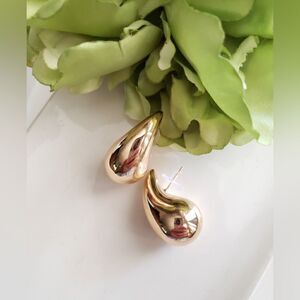 New! Anthro Petra Drop Earrings